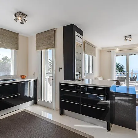 Sol Y Mar Mit Grandiosem Meerblick * Адехе