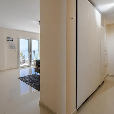 Sol Y Mar Mit Grandiosem Meerblick Адехе