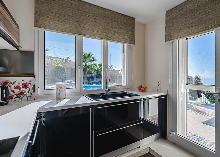 Sol Y Mar Mit Grandiosem Meerblick Вілла Адехе