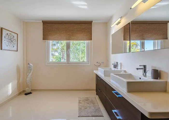 Sol Y Mar Mit Grandiosem Meerblick Вілла Адехе