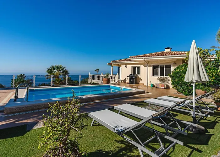 Sol Y Mar Mit Grandiosem Meerblick Адехе