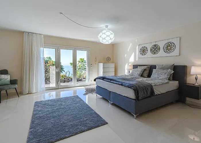 Sol Y Mar Mit Grandiosem Meerblick Адехе