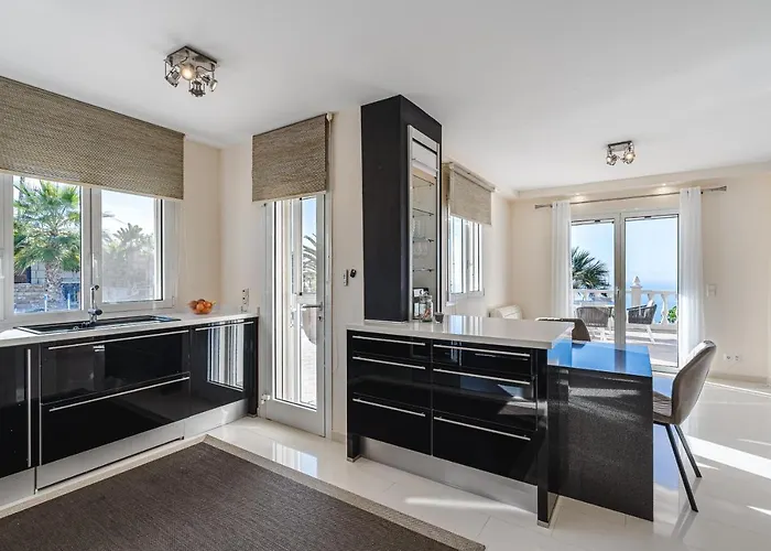 Sol Y Mar Mit Grandiosem Meerblick * Адехе