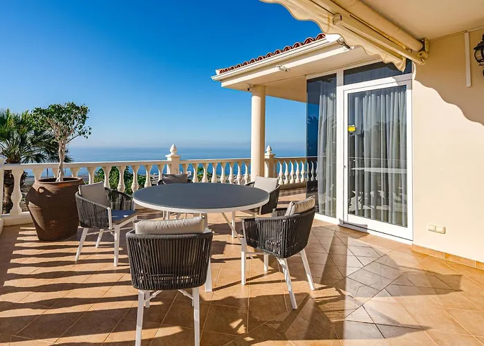 Sol Y Mar Mit Grandiosem Meerblick Адехе