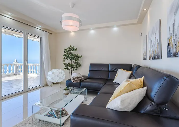 Sol Y Mar Mit Grandiosem Meerblick Адехе