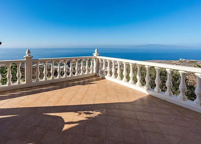 Sol Y Mar Mit Grandiosem Meerblick Адехе