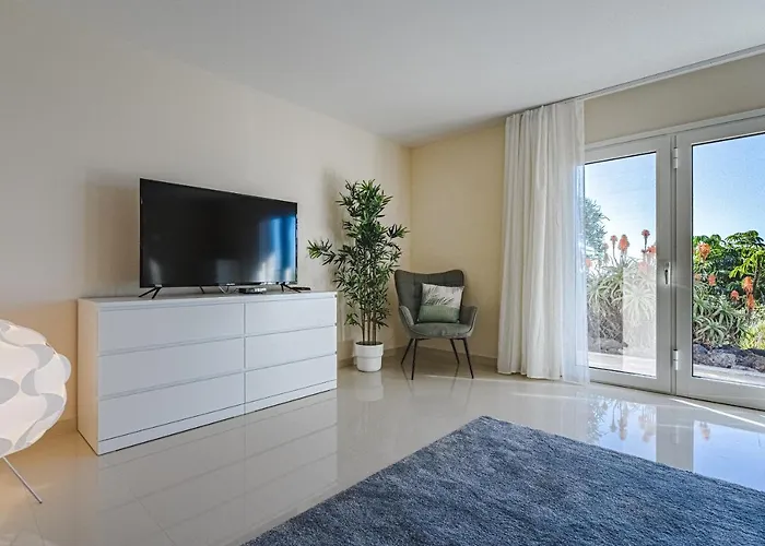 Sol Y Mar Mit Grandiosem Meerblick Адехе